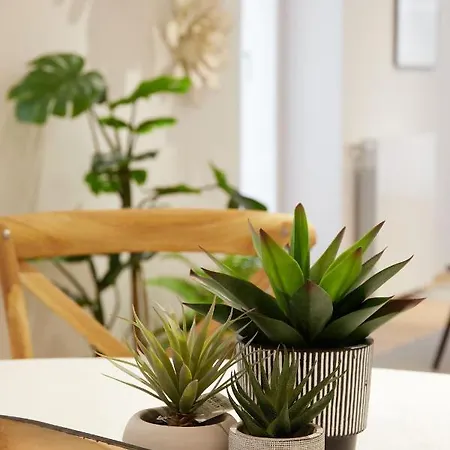 8 Balconies Heart Of The Old Town Апартаменты