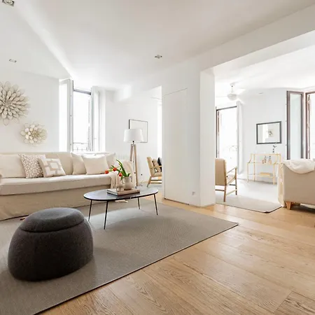 8 Balconies Heart Of The Old Town Апартаменты