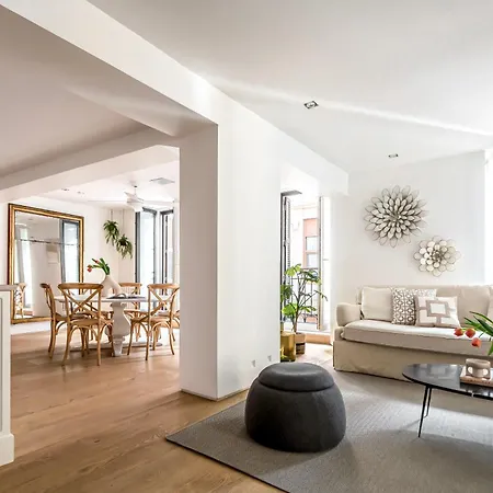 Апартаменты 8 Balconies Heart Of The Old Town