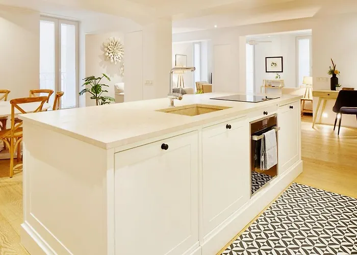 8 Balconies Heart Of The Old Town Daire *