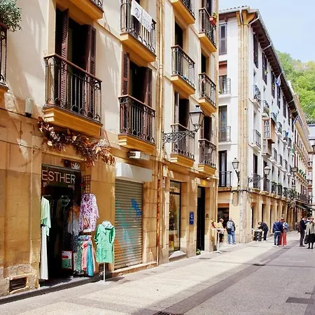 8 Balconies Heart Of The Old Town 산세바스티안